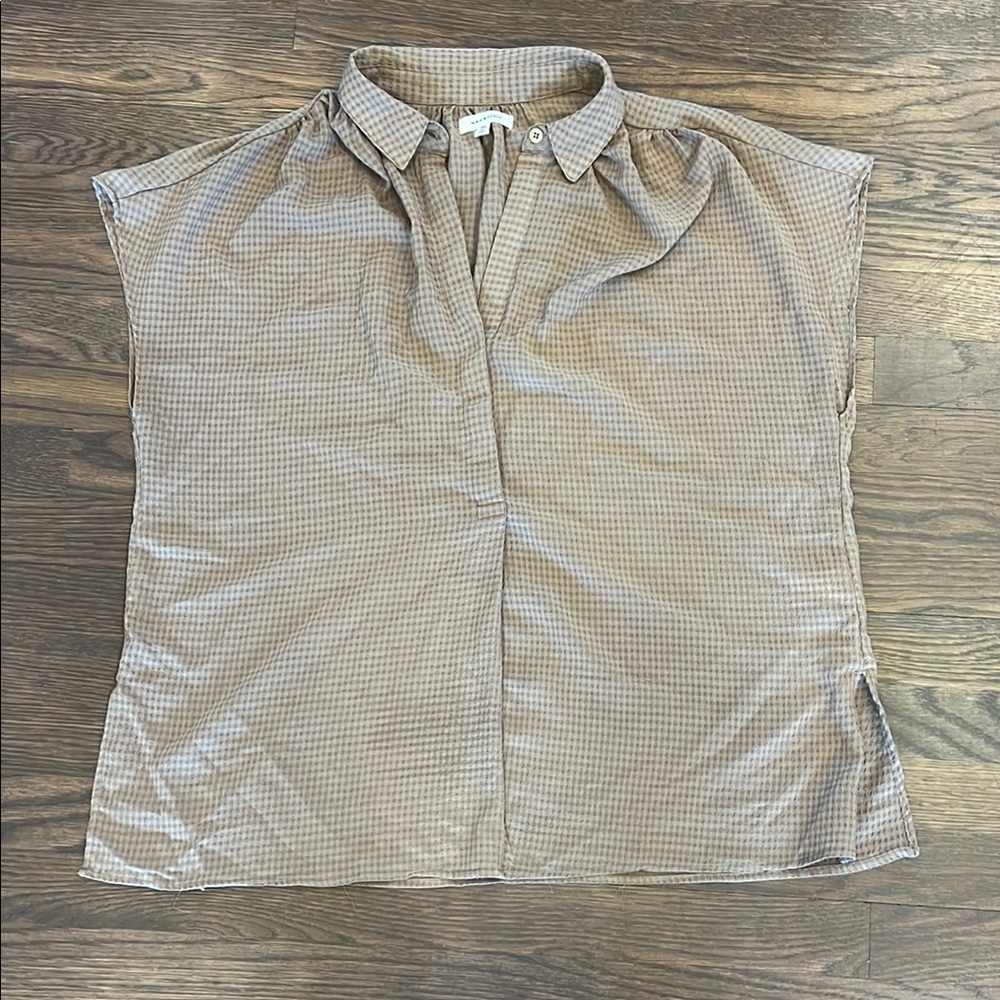 Max Studio Tan Cream Sleeveless Button Down Shirt